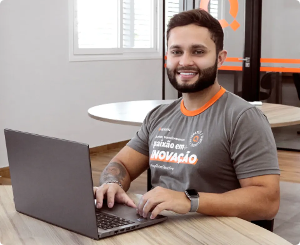 Questor Pequenas Empresas Consultor Laptop em tela do ecossistema Questor